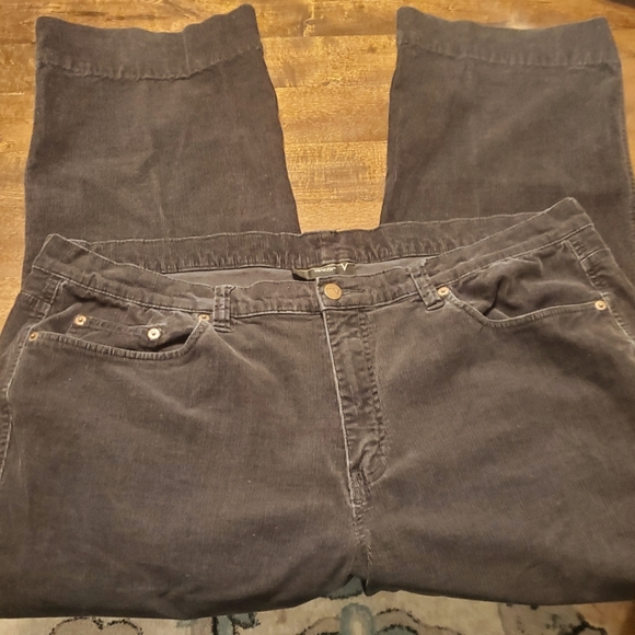 VENEZIA size 22 Average black corduroy jeans Altered to 28" inseam. - Picture 2 of 6